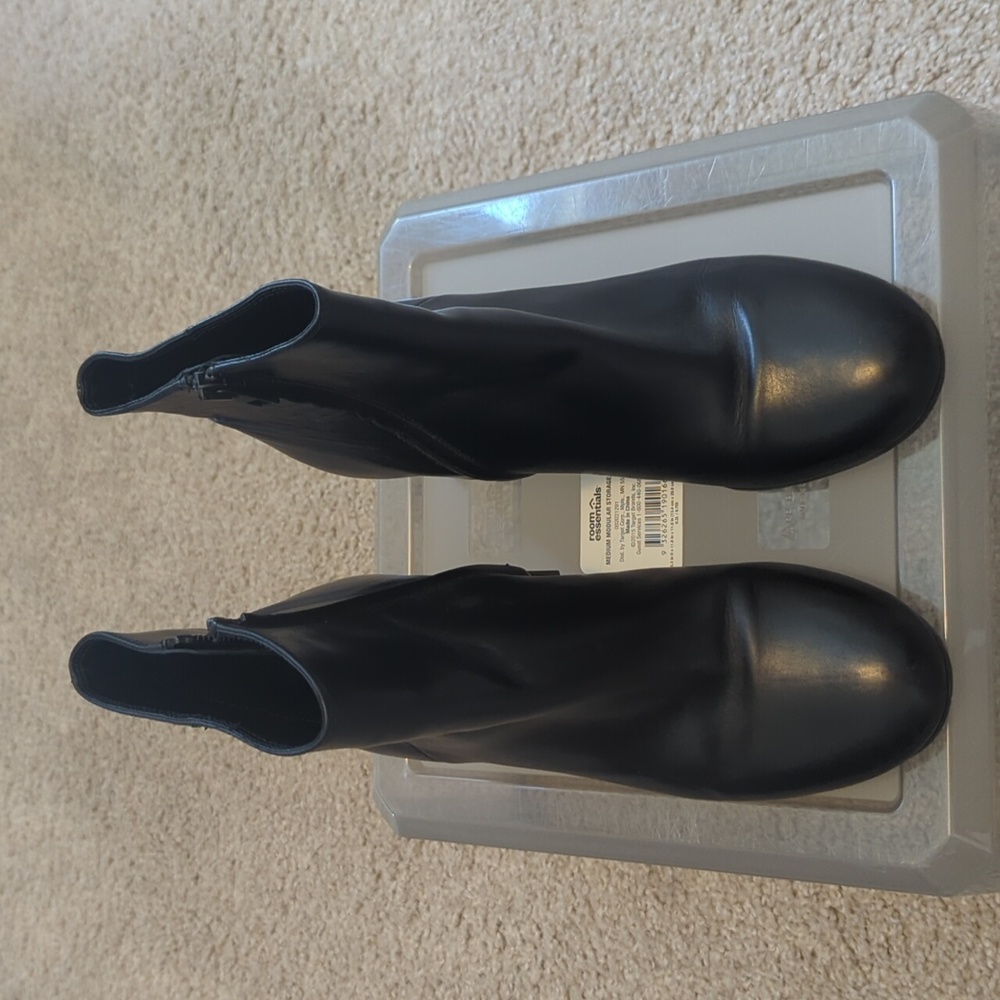 Vince black Vero Cuoio leather boots booties shoes Sz 6M